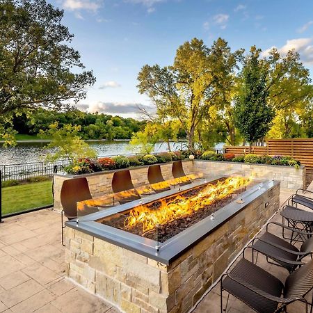 Courtyard By Marriott Appleton Riverfront Экстерьер фото