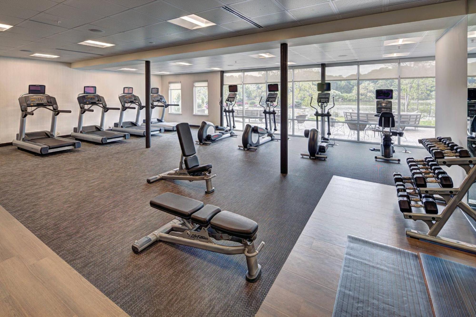 Courtyard By Marriott Appleton Riverfront Экстерьер фото