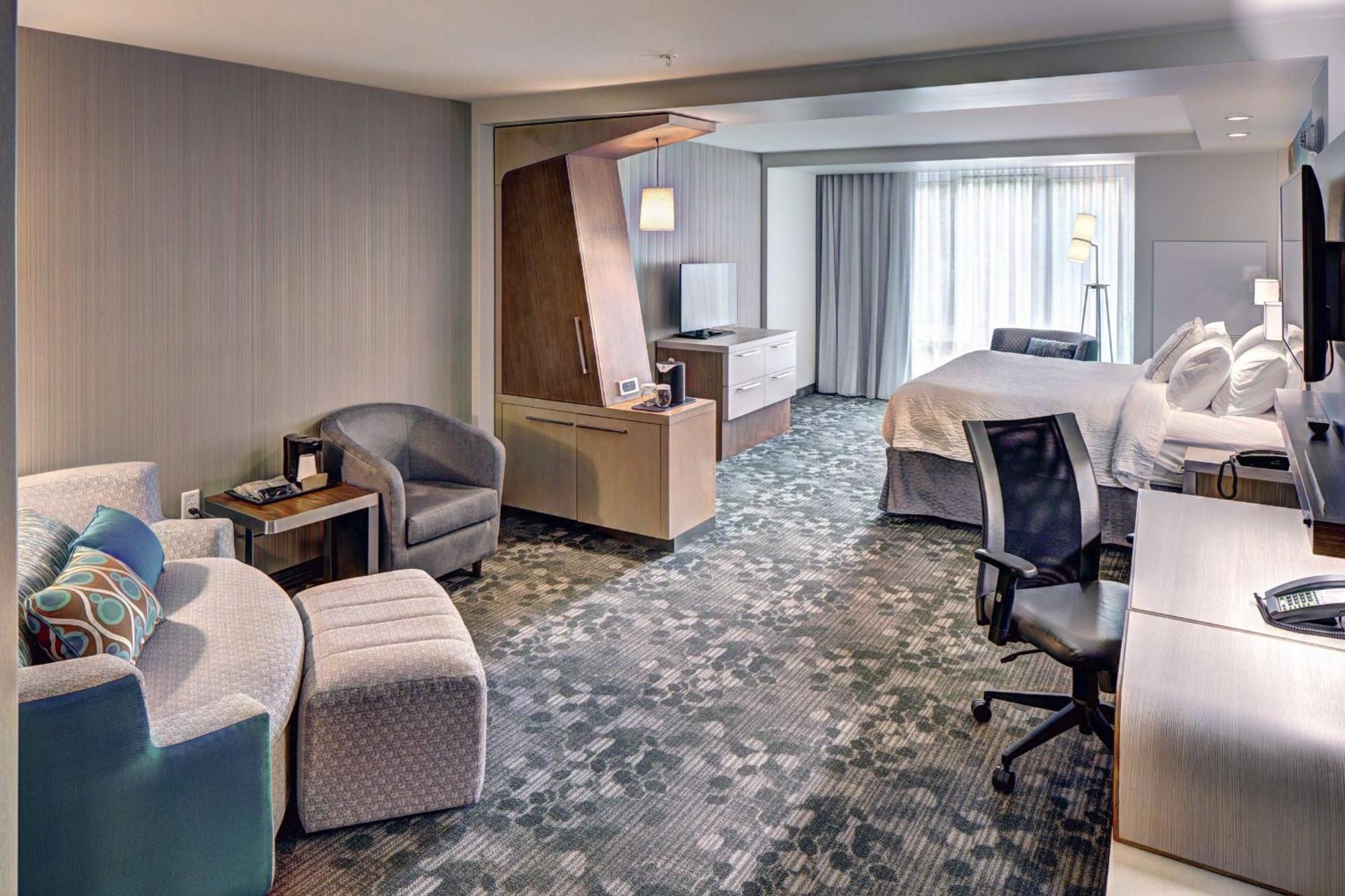 Courtyard By Marriott Appleton Riverfront Экстерьер фото