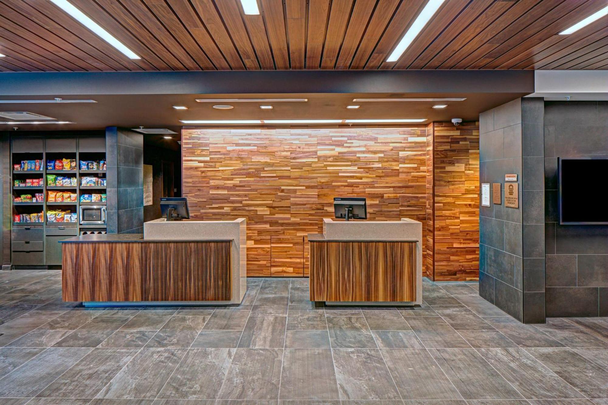 Courtyard By Marriott Appleton Riverfront Экстерьер фото