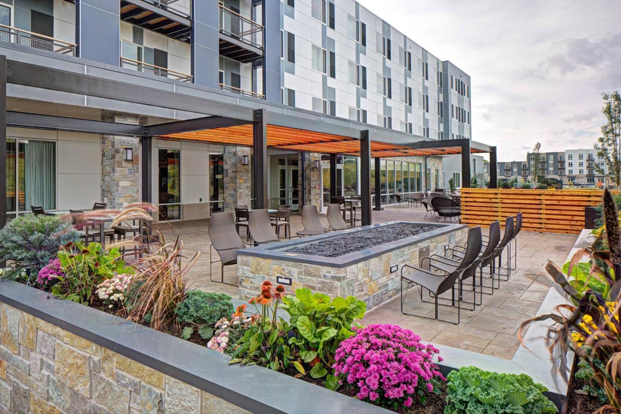 Courtyard By Marriott Appleton Riverfront Экстерьер фото