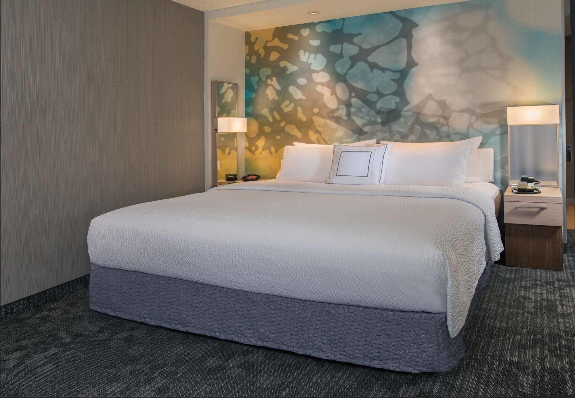 Courtyard By Marriott Appleton Riverfront Экстерьер фото