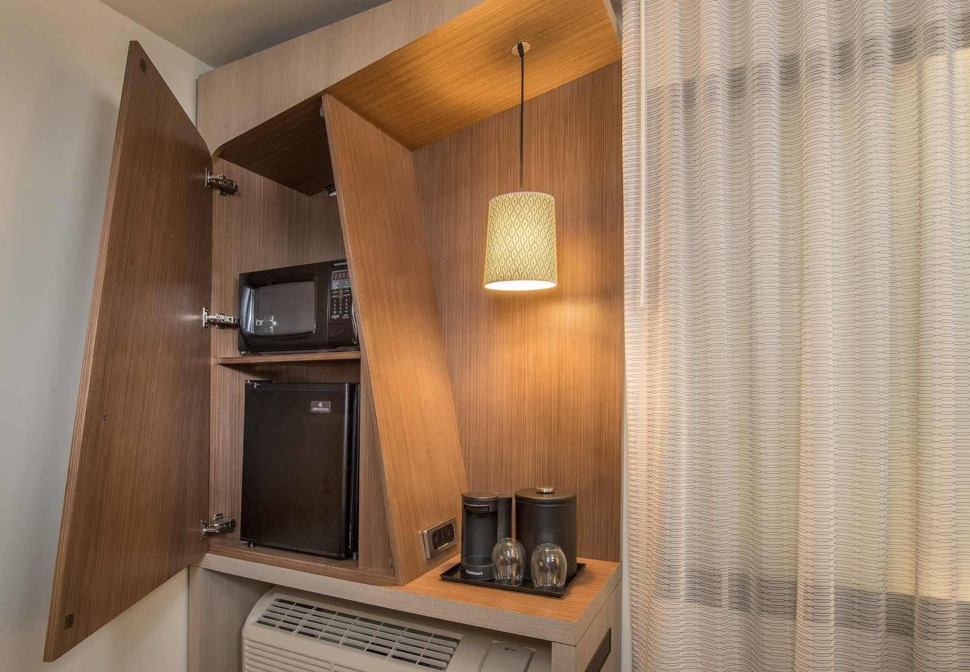 Courtyard By Marriott Appleton Riverfront Экстерьер фото